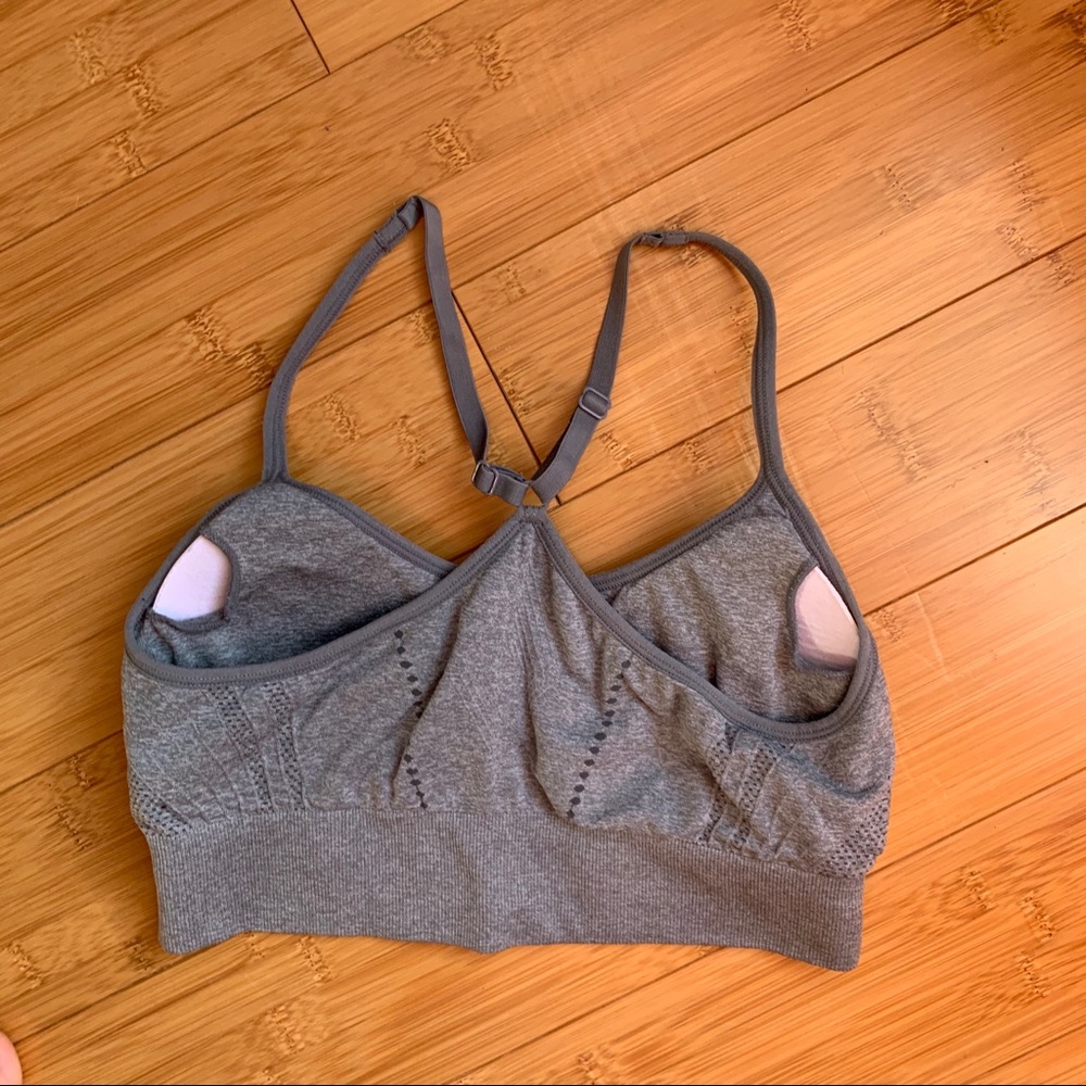 Sports bra - Picture 2 of 3